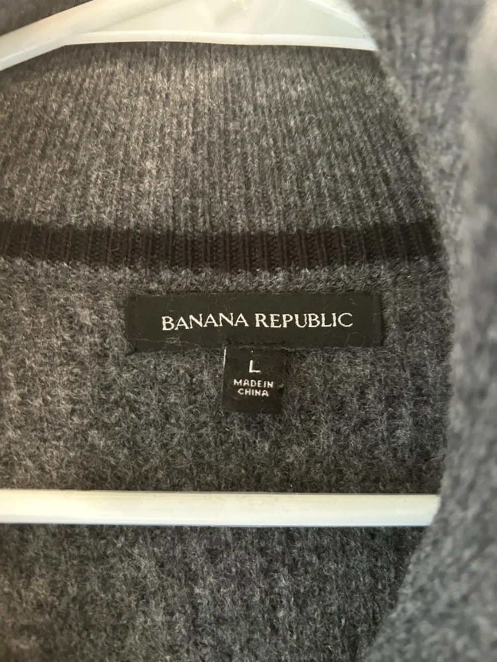 Banana Republic Merino Extra Fine Wool Ribbed sweater Zip Neck w/leather trim  L